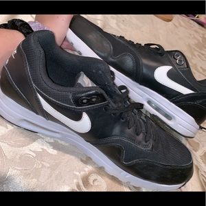 Nike Shoes - Nike Air Max Shoes Nike Shoes - Nike Air Max Shoes